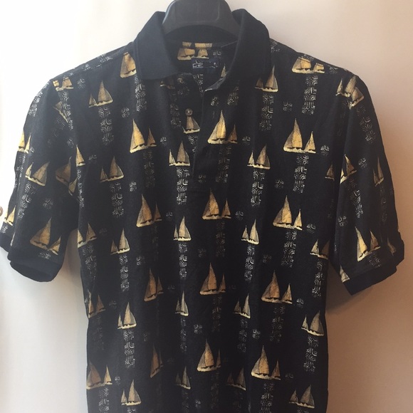 Black t shirt with sailboat print - Picture 1 of 5